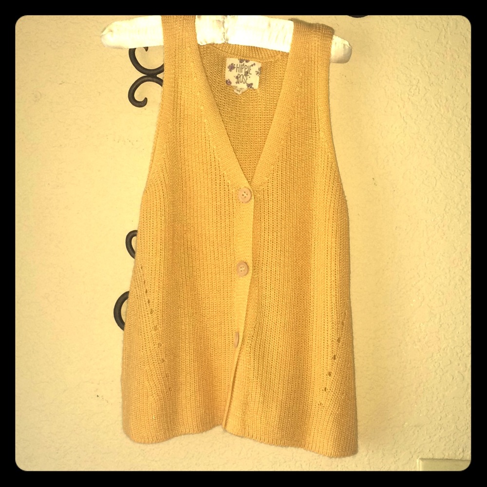 EC worn once! Cute crop style knit tank
